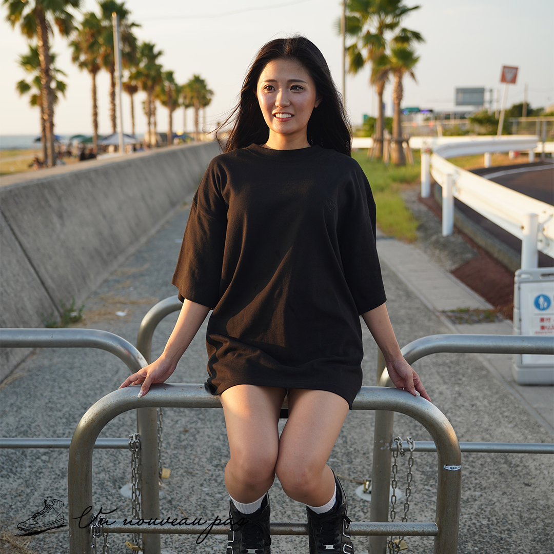 UNP Heartbeat Sneaker Tee