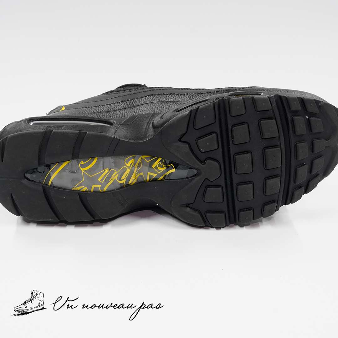 Corteiz × Nike Air Max 95 Black and Tour Yellow（美中古）