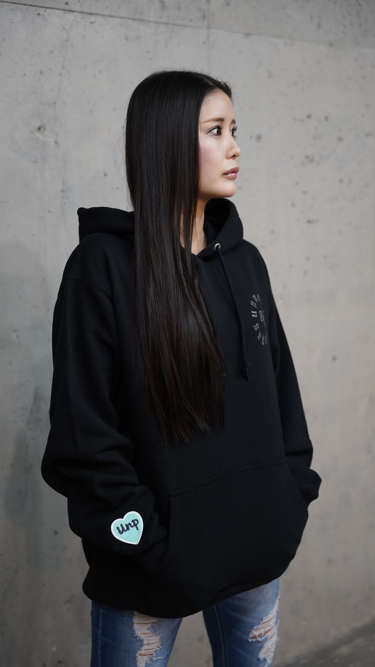 UNP Madonna Pug Hoodie(F&F）