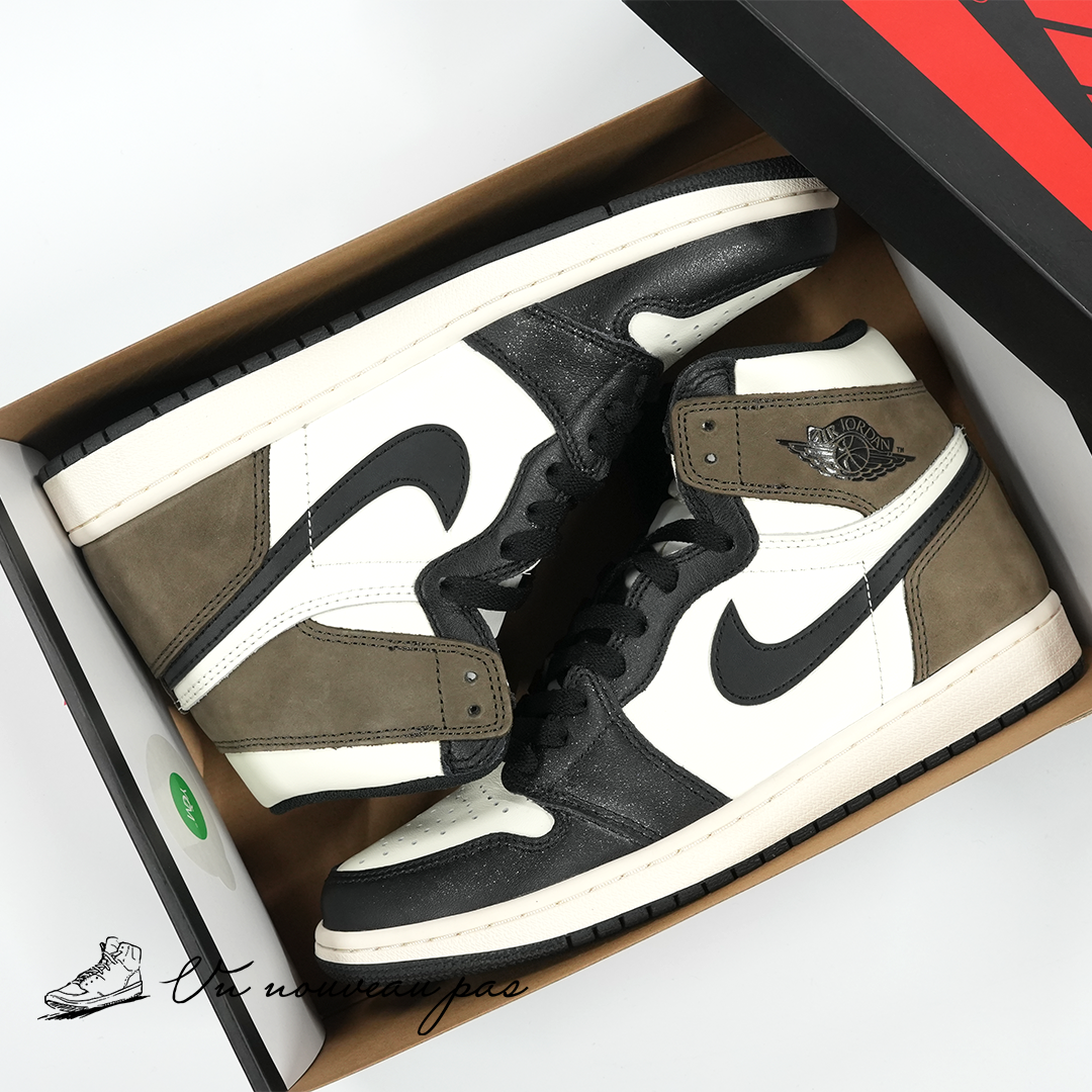 (555088 105)Nike Air Jordan 1 High OG "Sail/Dark Mocha/Black"