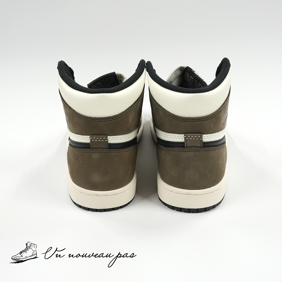 (555088 105)Nike Air Jordan 1 High OG "Sail/Dark Mocha/Black"