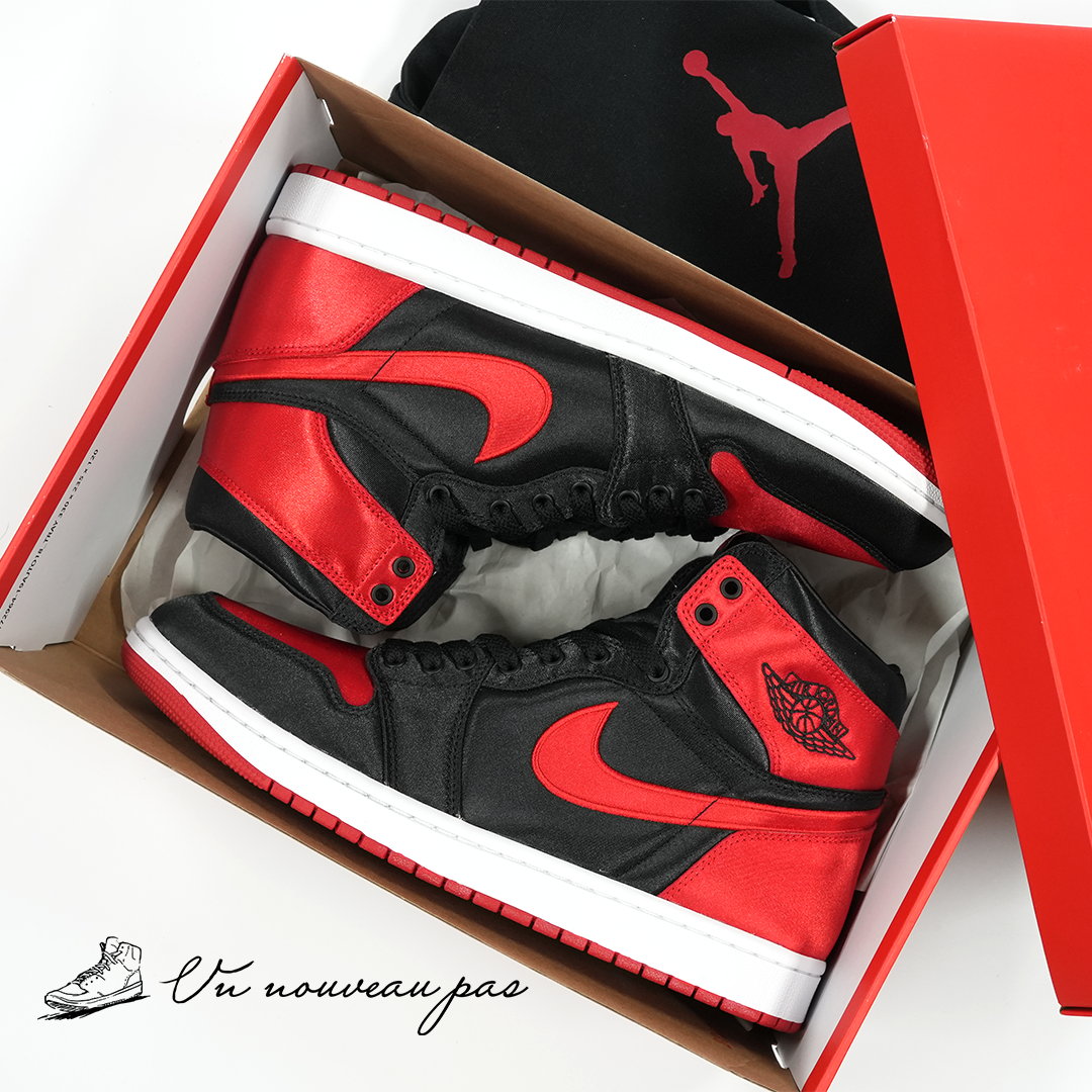 Nike Women's Air Jordan 1 Retro High OG Satin Bred