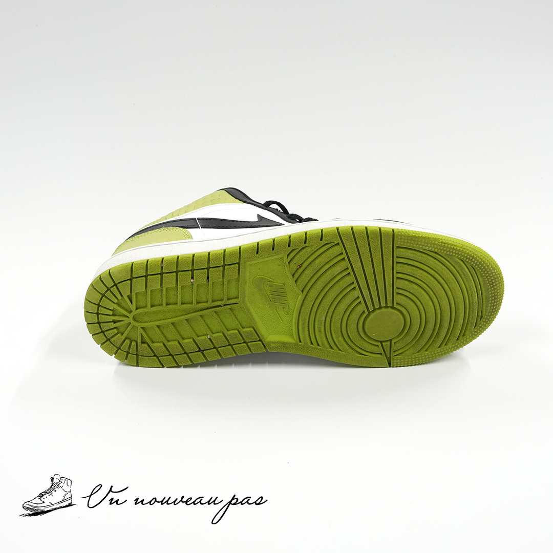 （中古）（DX4446 301）Nike Women's Air Jordan 1 Low "Vivid Green Snakeskin"
