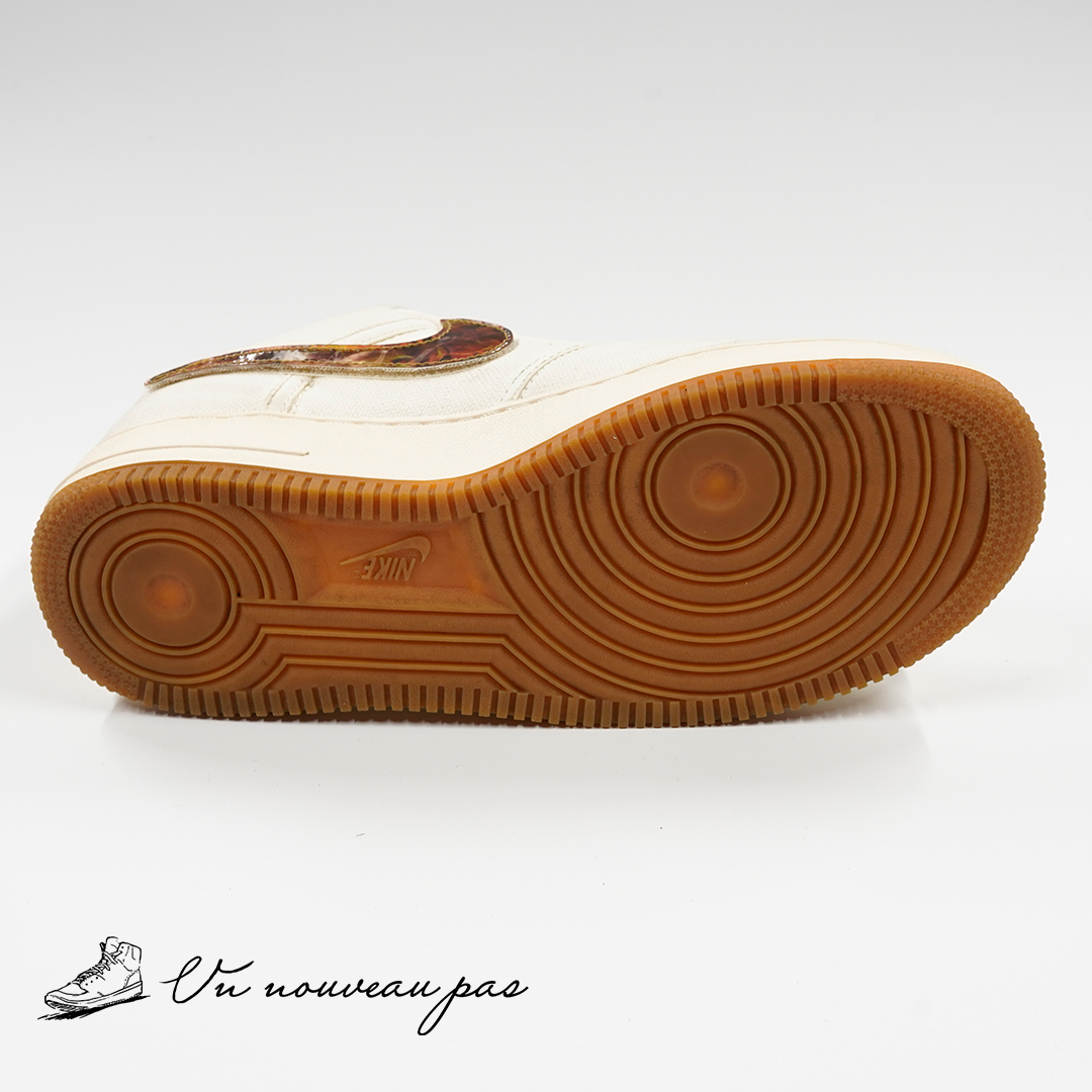 Travis Scott × Nike Air Force 1 Low (AF100)（中古）