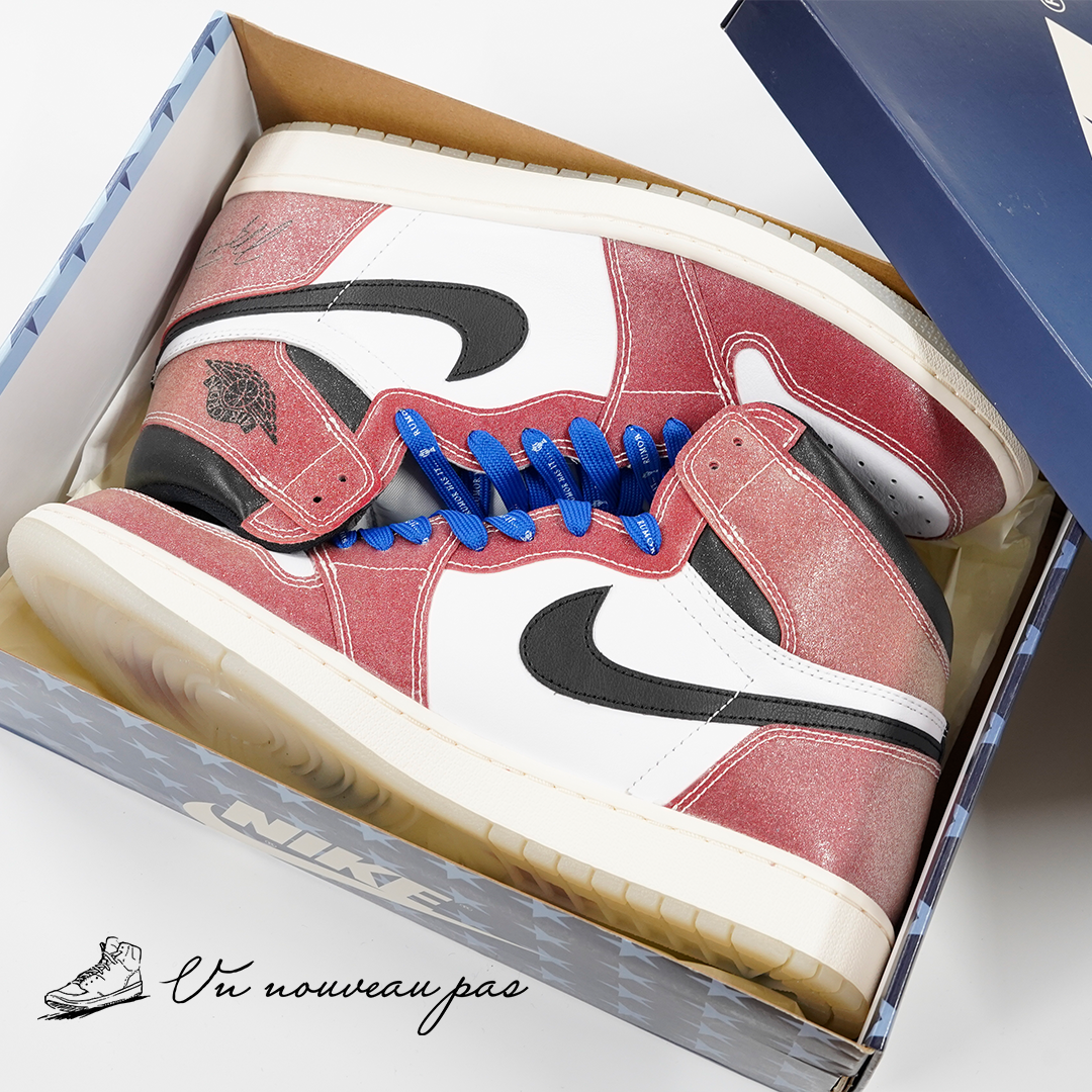 Trophy Room × Nike Air Jordan 1 Retro High Chicago (Friends and Family) (Blue Laces)
